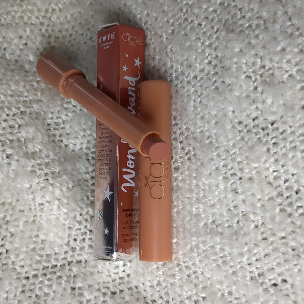 Ciaté LONDON Wonderwand Demi-shine Gloss Lipstick in Wanderlust, 0.8g/0.…